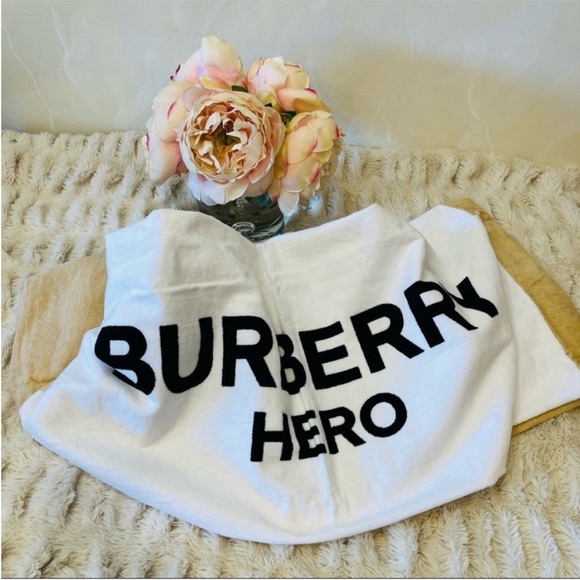 Burberry Towel NEW - Hero Beach - Picture 5 of 8